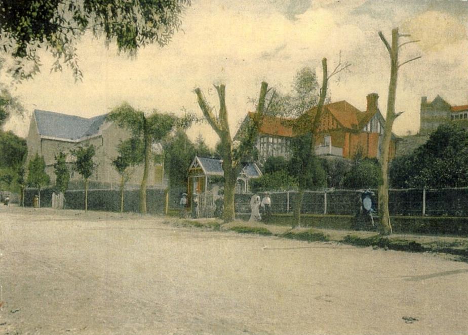 Saratoga Avenue after Harrow Road bridge (Now called Joe Slovo&nbsp;Drive)