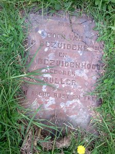 Bezhuidenhout son gravestone