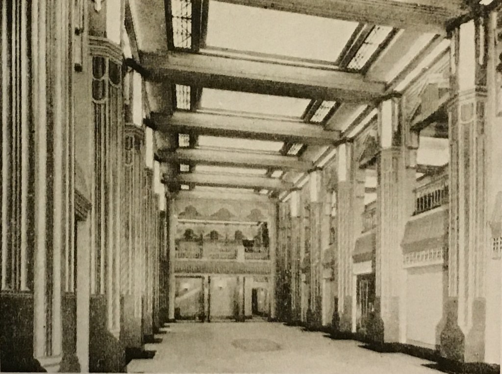 Colloseum foyer
