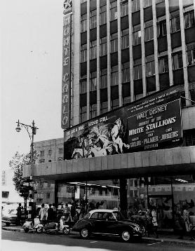 opnte Carlo on the corner of Von Weilligh and Jeppe Street