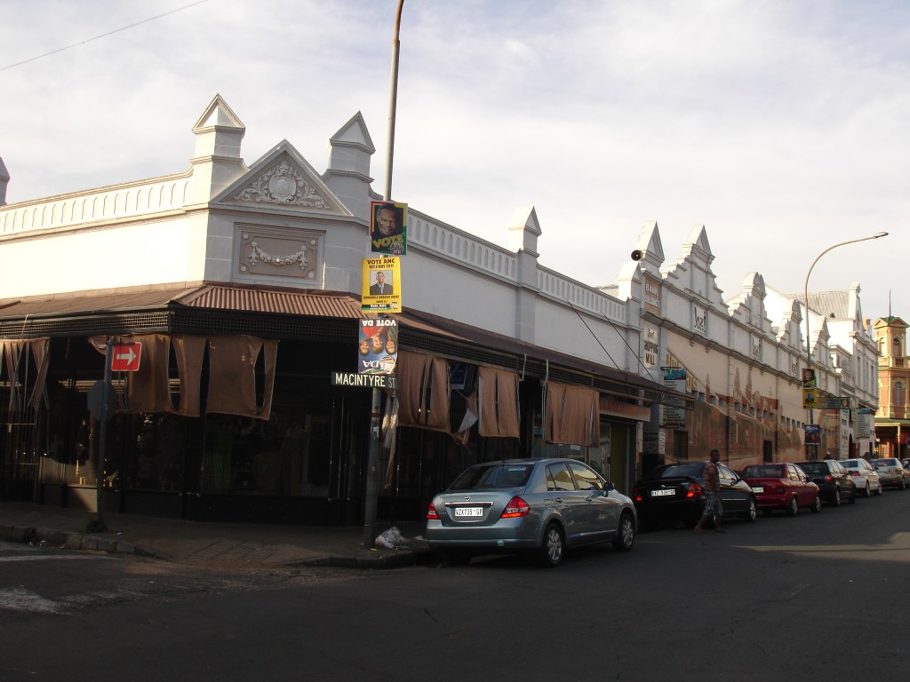 bank building Jozi Mall