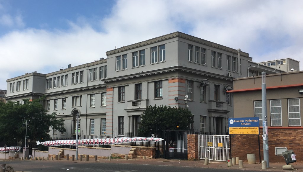 Building between SAIMR and new morgue