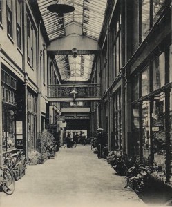 Henwoods arcade interior 1907