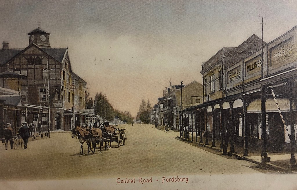 Fordsburg Central Road looking north postcard