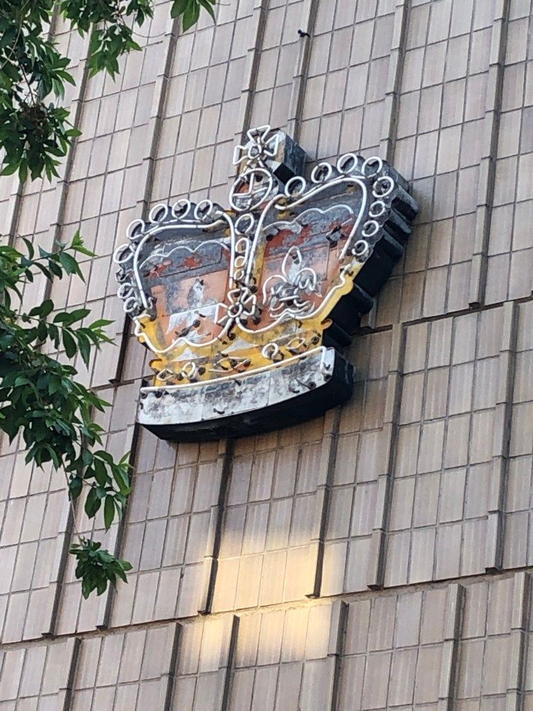 Majestic bioscope crown