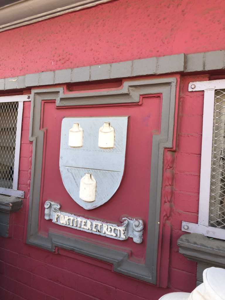 Fordsburg toilets Johannesburg coat of arms